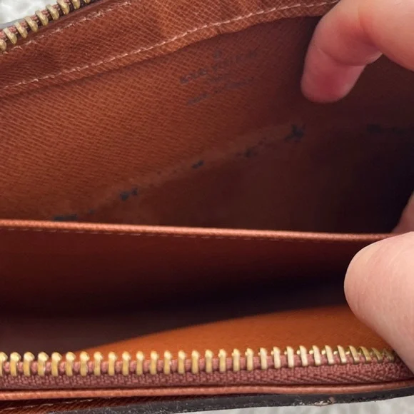 Louis Vuitton Orsay Clutch MUST GO!! MOVING OVERSEAS - Picture 8 of 15